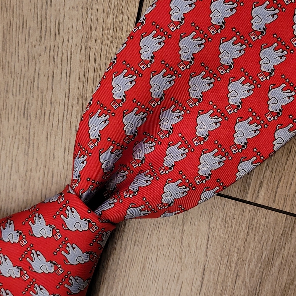 SERO Red Grey Whimsical Elephants Politics Republican Pattern Mens Silk Tie